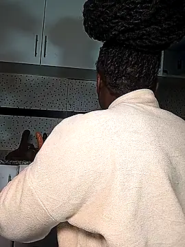 Bella045 online show from 11-08-25, 12:14