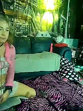 KrystallCoxxh online show from 11-12-25, 05:28