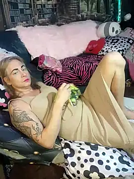 KrystallCoxxh online show from 12-21-25, 09:00