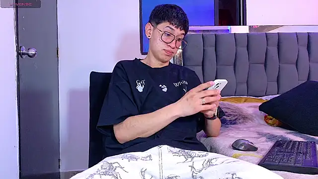 Mr daren  online show from 06-19-26, 07:30