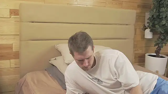 EthanPinkman online show from 11-08-25, 04:05