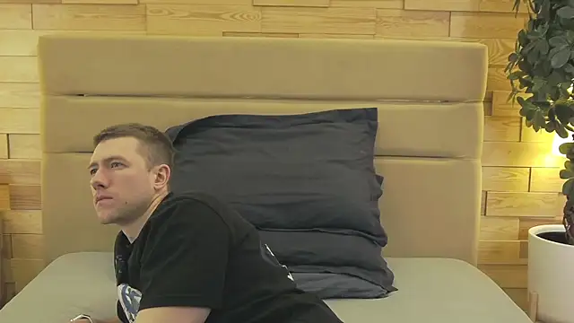 EthanPinkman online show from 04-09-26, 04:14