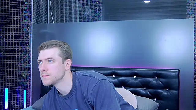 Snapshot of EthanPinkman chatting on 09-09-25, 04:22 EthanPinkman online show from 09-09-25, 04:22