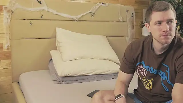 EthanPinkman online show from 10-30-25, 04:11