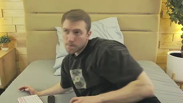 EthanPinkman online show from 03-10-26, 04:27