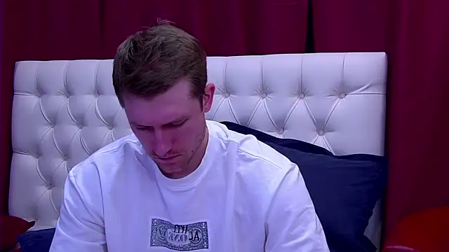 Snapshot of EthanPinkman chatting on 09-18-25, 04:15 EthanPinkman online show from 09-18-25, 04:15