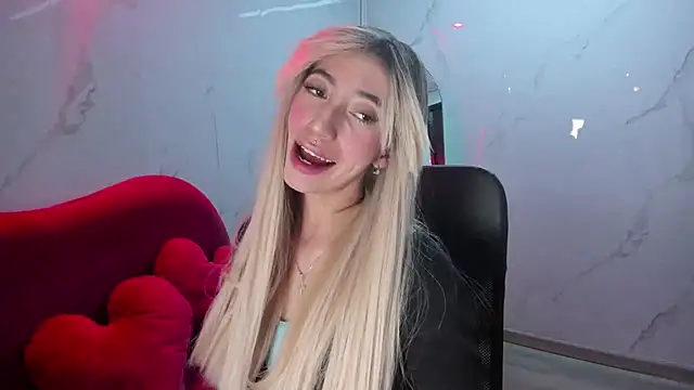 Snapshot of LilithCooperr_ chatting on 11-04-25, 10:35 LilithCooperr online show from 11-04-25, 10:35