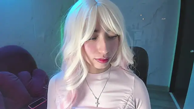 Snapshot of LilithCooperr_ chatting on 11-21-25, 10:42 LilithCooperr online show from 11-21-25, 10:42