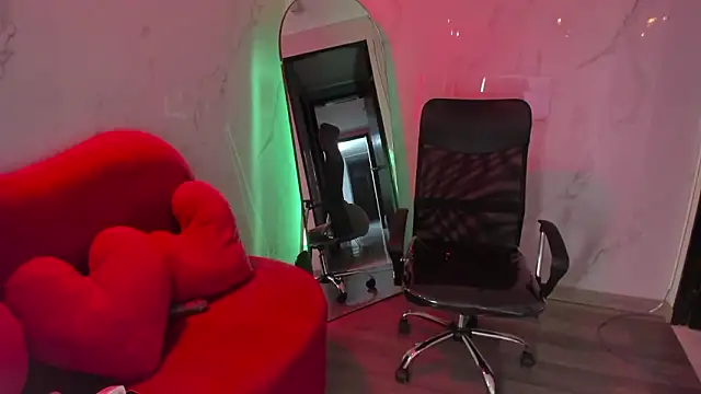 Snapshot of LilithCooperr_ chatting on 01-09-26, 10:39 LilithCooperr online show from 01-09-26, 10:39