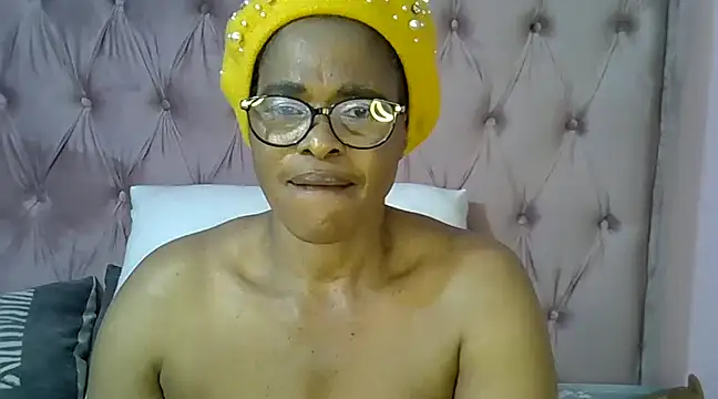 Snapshot of SweetMellowX1 chatting on 03-16-25, 12:22 SweetMellowX1 online show from 03-16-25, 12:22