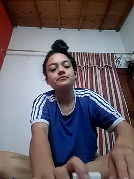 Snapshot of littlemelii chatting on 02-01-25, 03:18 littlemelii online show from 02-01-25, 03:18
