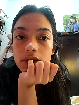 Snapshot of littlemelii chatting on 12-29-24, 04:48 littlemelii online show from 12-29-24, 04:48