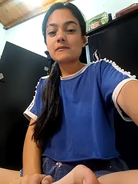 Snapshot of littlemelii chatting on 12-22-24, 05:33 littlemelii online show from 12-22-24, 05:33