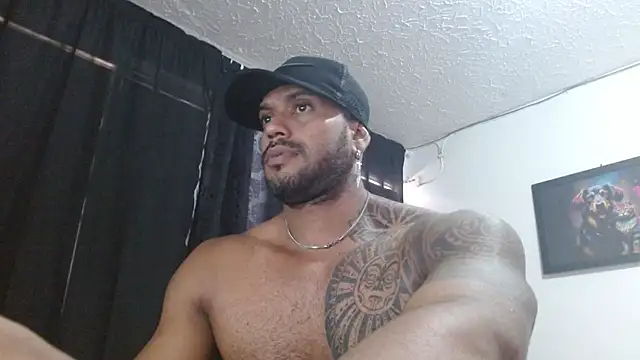 Snapshot of manolofitt chatting on 07-09-26, 04:06 manolofitt online show from 07-09-26, 04:06