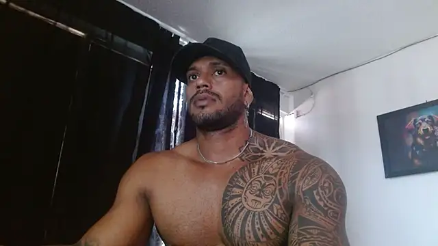 Snapshot of manolofitt chatting on 07-16-26, 03:53 manolofitt online show from 07-16-26, 03:53