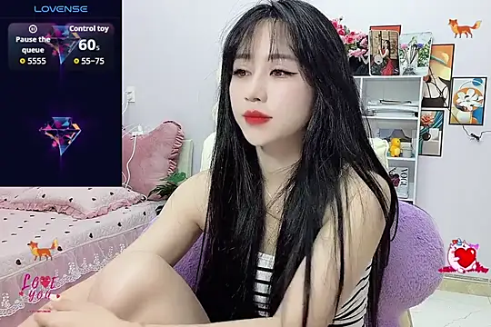 Snapshot of _LLisa_ chatting on 12-04-25, 02:10 LLisa online show from 12-04-25, 02:10