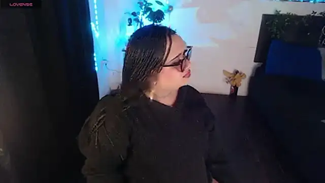 Snapshot of LiaScarlett chatting on 10-24-25, 11:15 LiaScarlett online show from 10-24-25, 11:15