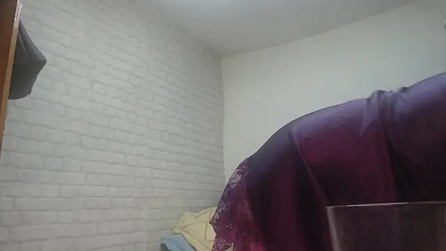 Snapshot of EmmaSquirt chatting on 11-07-25, 07:02 EmmaSquirt online show from 11-07-25, 07:02