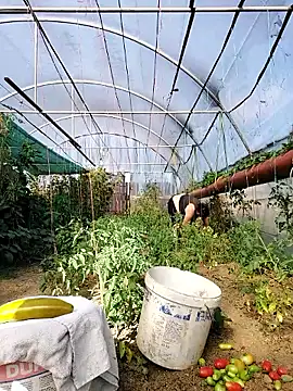 Snapshot of EmmaSquirt chatting on 09-24-25, 08:10 EmmaSquirt online show from 09-24-25, 08:10