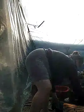 Snapshot of EmmaSquirt chatting on 03-19-25, 12:34 EmmaSquirt online show from 03-19-25, 12:34