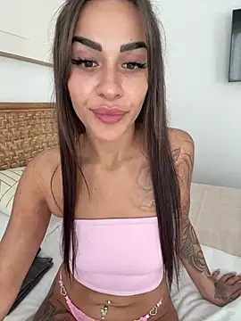 Snapshot of Alisa-Marie chatting on 02-07-25, 02:26 Alisa-Marie online show from 02-07-25, 02:26