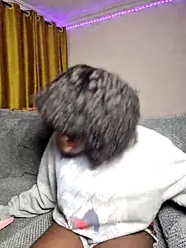 Snapshot of Mon_cherrie_ chatting on 09-09-25, 11:47 Mon cherrie online show from 09-09-25, 11:47