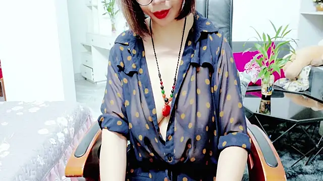 Snapshot of Miu-Le chatting on 06-25-26, 08:25 Miu-Le online show from 06-25-26, 08:25