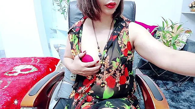 Snapshot of Miu-Le chatting on 06-04-26, 08:52 Miu-Le online show from 06-04-26, 08:52