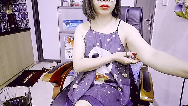 Snapshot of Miu-Le chatting on 04-22-26, 06:14 Miu-Le online show from 04-22-26, 06:14