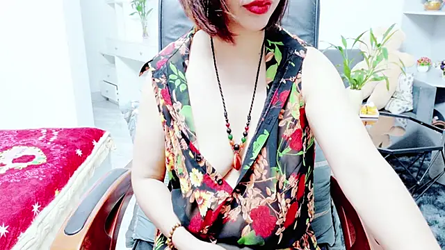 Snapshot of Miu-Le chatting on 06-18-26, 04:56 Miu-Le online show from 06-18-26, 04:56
