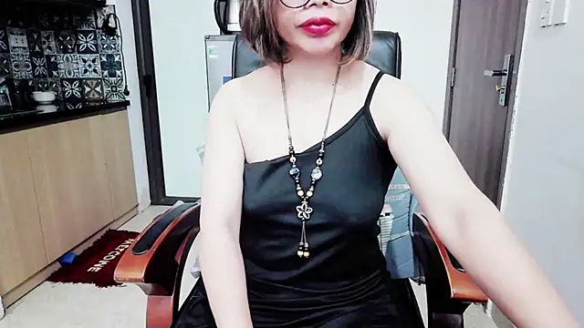 Miu-Le online show from 10-27-25, 11:22