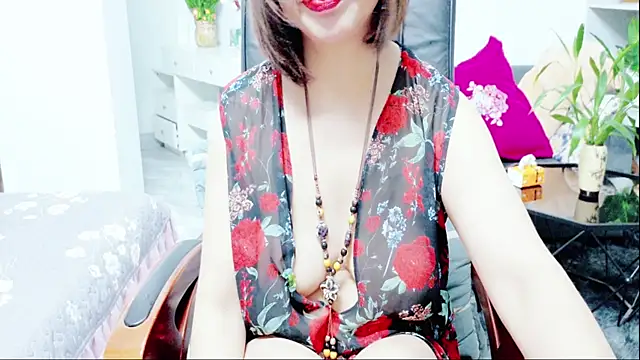 Snapshot of Miu-Le chatting on 07-04-26, 08:24 Miu-Le online show from 07-04-26, 08:24