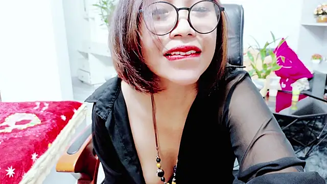 Snapshot of Miu-Le chatting on 06-16-26, 09:04 Miu-Le online show from 06-16-26, 09:04
