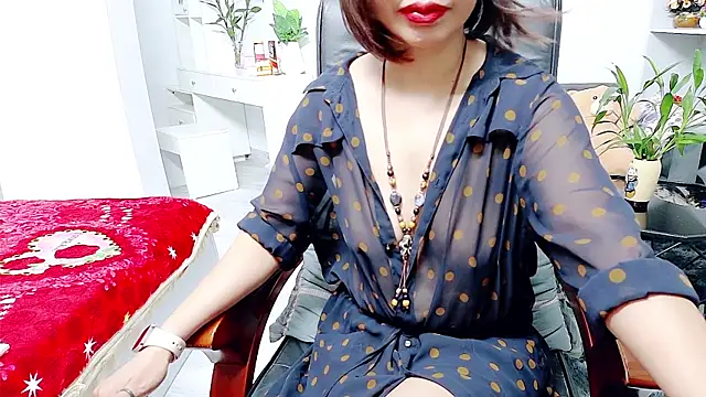 Snapshot of Miu-Le chatting on 05-24-26, 06:35 Miu-Le online show from 05-24-26, 06:35