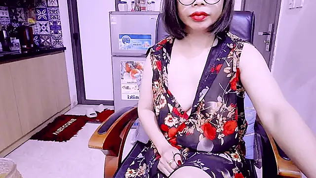 Snapshot of Miu-Le chatting on 04-26-26, 03:31 Miu-Le online show from 04-26-26, 03:31