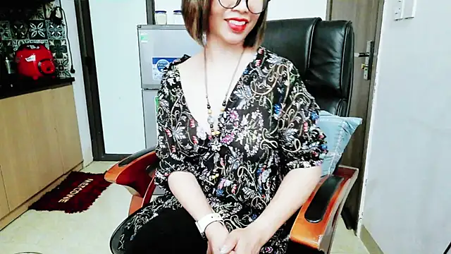 Miu-Le online show from 11-18-25, 01:32