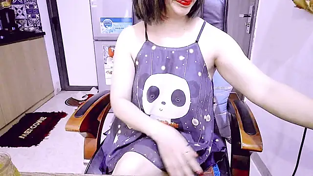 Snapshot of Miu-Le chatting on 04-19-26, 09:32 Miu-Le online show from 04-19-26, 09:32