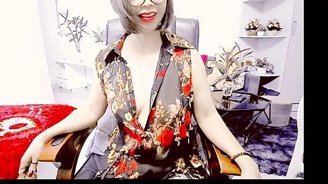 Snapshot of Miu-Le chatting on 05-08-26, 09:35 Miu-Le online show from 05-08-26, 09:35