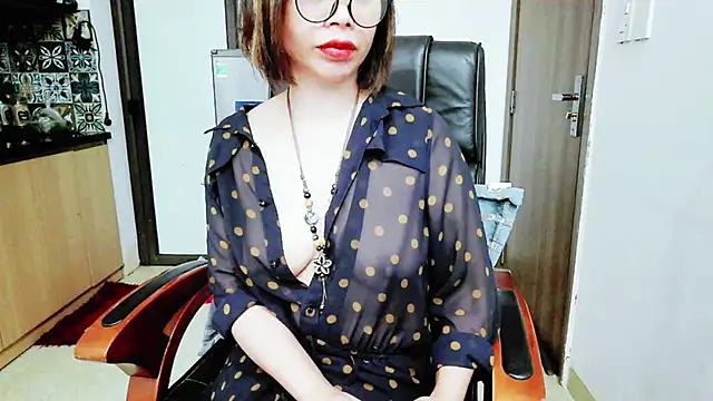 Miu-Le online show from 11-15-25, 07:40