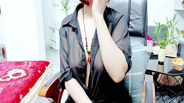 Snapshot of Miu-Le chatting on 06-19-26, 07:41 Miu-Le online show from 06-19-26, 07:41
