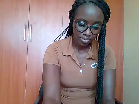 Snapshot of sexy_darleen23 chatting on 05-12-26, 10:32 sexy darleen23 online show from 05-12-26, 10:32