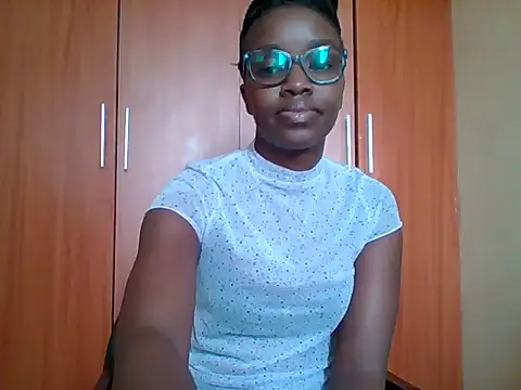 Snapshot of sexy_darleen23 chatting on 05-06-26, 10:19 sexy darleen23 online show from 05-06-26, 10:19