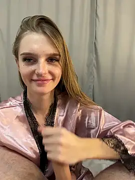 Snapshot of lovelly_molly chatting on 02-18-25, 08:25 lovelly molly online show from 02-18-25, 08:25