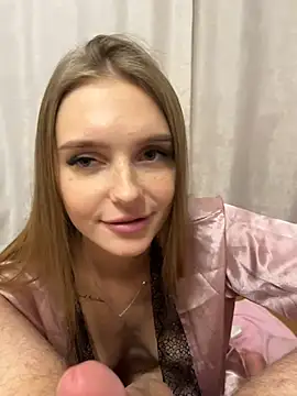 Snapshot of lovelly_molly chatting on 12-28-24, 09:40 lovelly molly online show from 12-28-24, 09:40