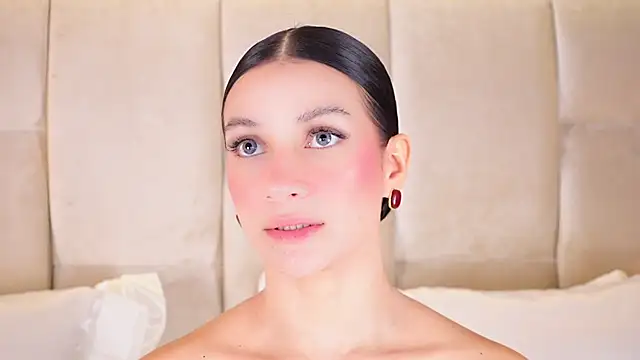 KiraKayleigh1 online show from 10-16-25, 01:03