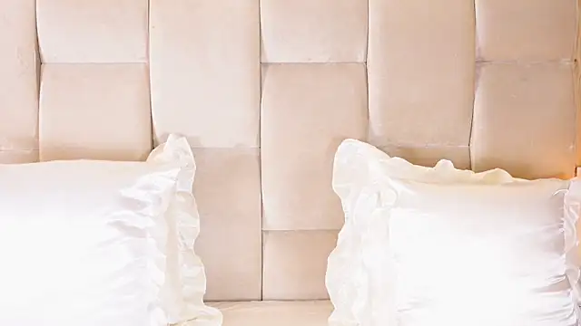 KiraKayleigh1 online show from 11-11-25, 12:16