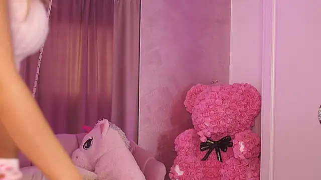 Snapshot of ClaraHazel chatting on 05-01-26, 05:45 ClaraHazel online show from 05-01-26, 05:45