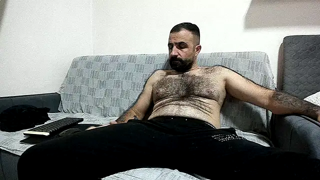 Snapshot of ivat80 chatting on 10-15-25, 04:59 ivat80 online show from 10-15-25, 04:59