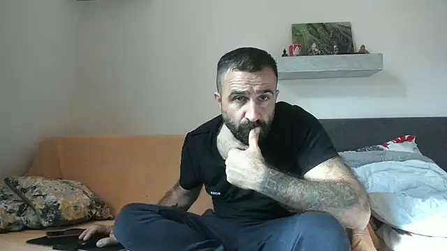 Snapshot of ivat80 chatting on 10-12-25, 05:42 ivat80 online show from 10-12-25, 05:42