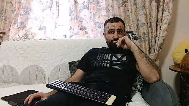 Snapshot of ivat80 chatting on 02-13-25, 03:14 ivat80 online show from 02-13-25, 03:14